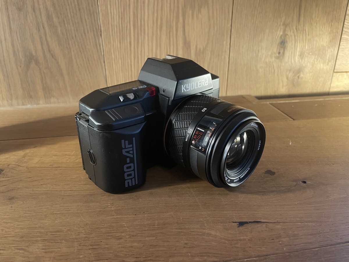 Near Mint* Kyocera 200-AF Film Camera 35-70mm F/3.3-4.5 & 80