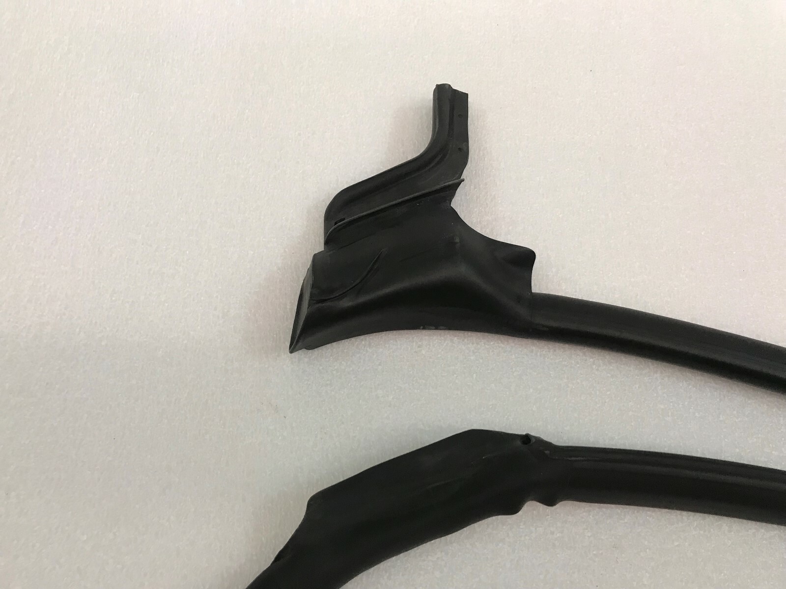 LAMBORGHINI GALLARDO SPYDER DRIVER DOOR SEAL GASKET RUBBER SEAL OEM 407831707A