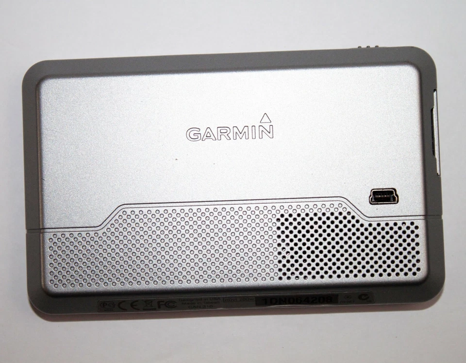 Garmin nuvi 200W 4.3” Portable GPS Navigator Touch Screen Bundle - Image 4 of 4