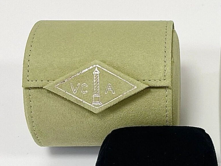 Van cleef Arpels genuine Watch Bracelet case Green suede Jewelry