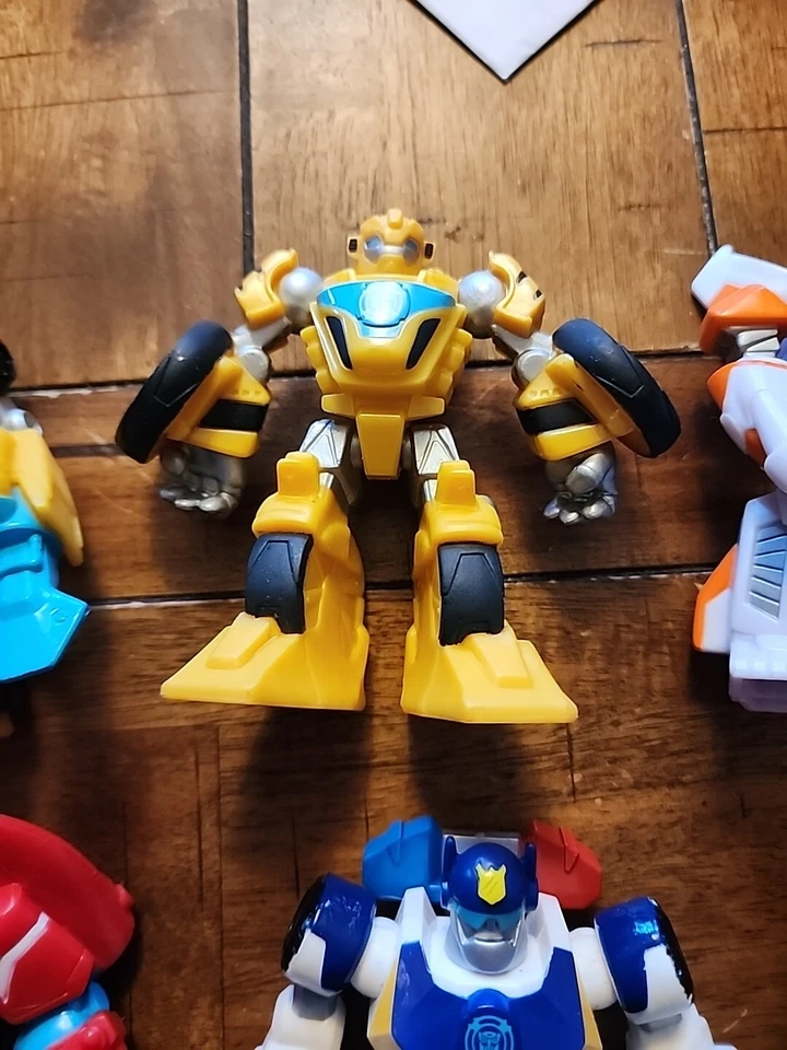 Figuras Hasbro Rescue Bots Transformers: Lote de 10 Bumblebee Optimus 3,5 pulgadas Foto 3 de 4