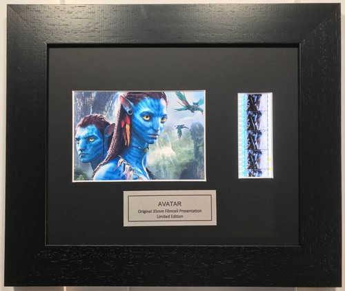Hand crafted display featuring original 35mm film cells for an AVATAR 2009 fan - Picture 1 of 12