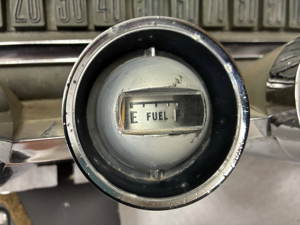 64,5,6 FORD THUNDERBIRD PAINEL DE INSTRUMENTOS, LINGUAGEM, PAINEL DE PAINEL, VELOCÍMETRO, ACABAMENTO, FABRICANTE DE EQUIPAMENTO ORIGINAL - Imagem 3 de 4