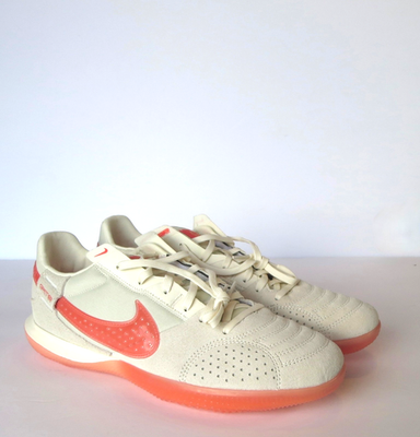 Nike Streetgato Shoes (Size 10.5) Ivory/Apricot Indoor Soccer