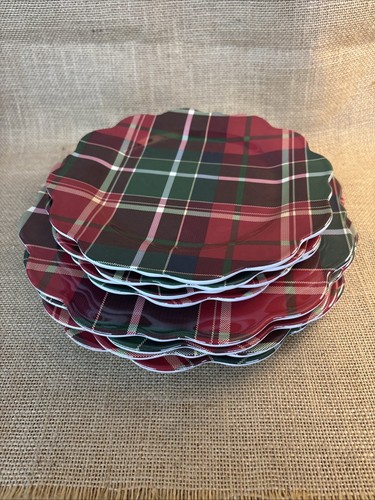 Tommy Bahama Melamine TARTAN CHRISTMAS Scalloped (4) Salad (4) Dinner Plate SET - Picture 2 of 5