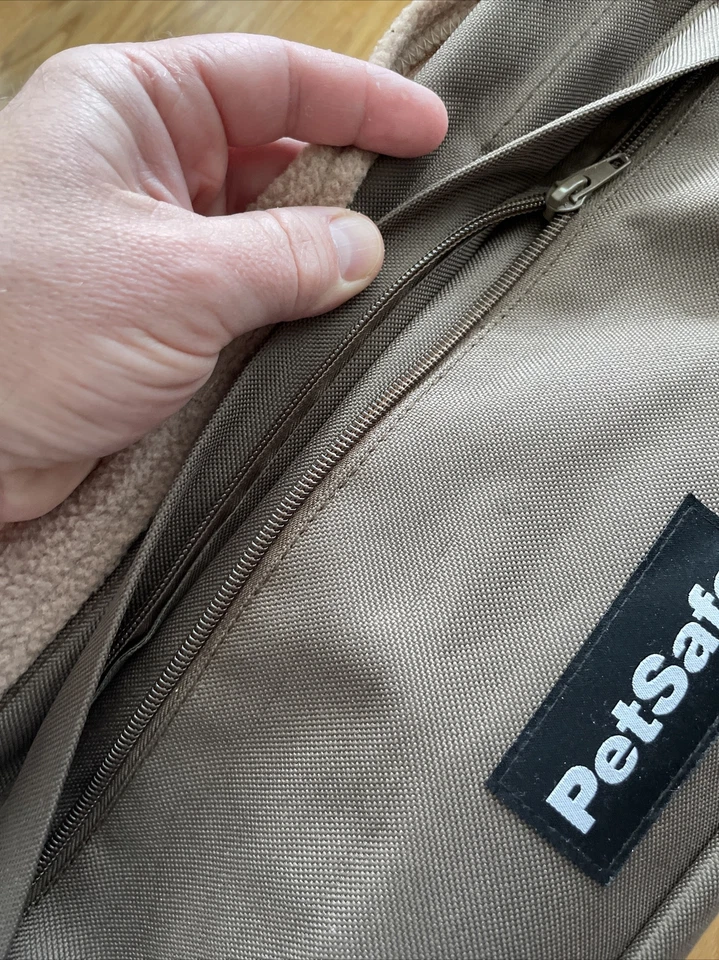 PetSafe Happy Ride Cordura Asiento Elevador Perro Asiento Elevador para Coches Marrón 14x12x7 Foto 3 de 4