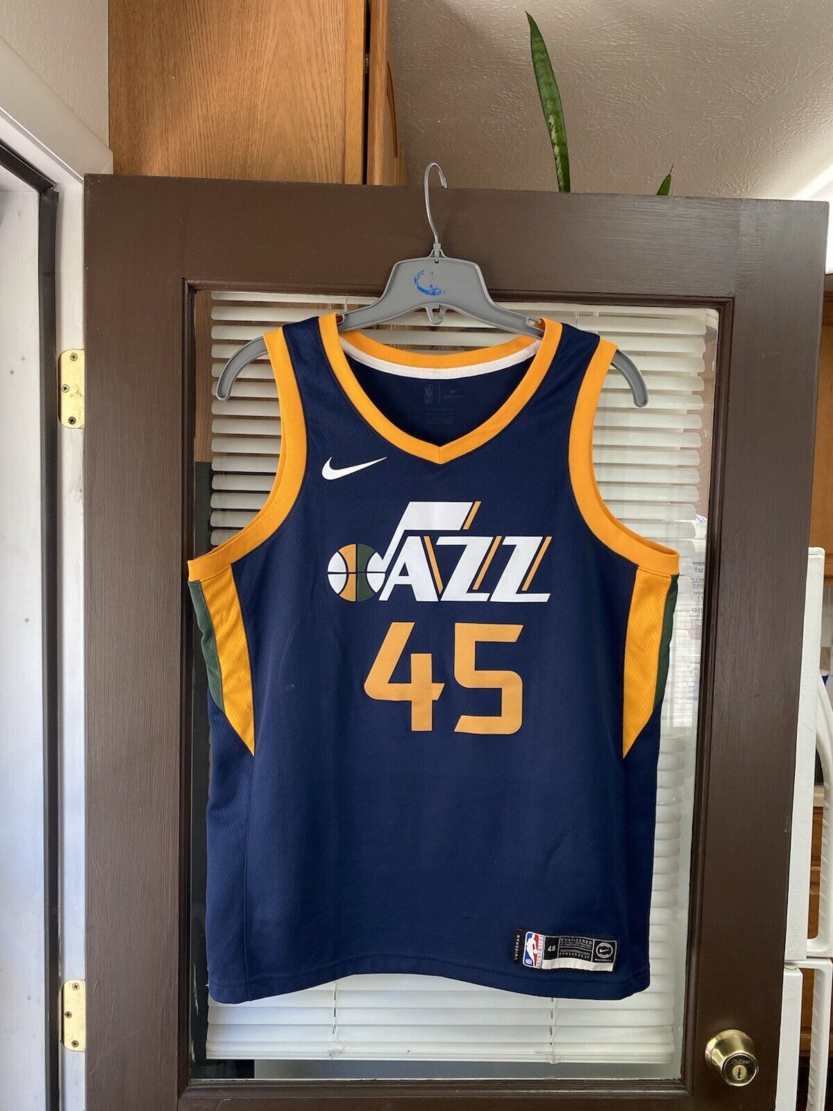 Donovan Mitchell Utah Jazz Fast Break Replica Jersey Gold - Statement  Edition - Dynasty Sports & Framing