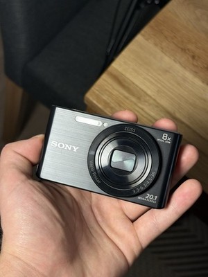 Perfect Gift for Her: Sony DSC-W830 with 20MP Digital Camera