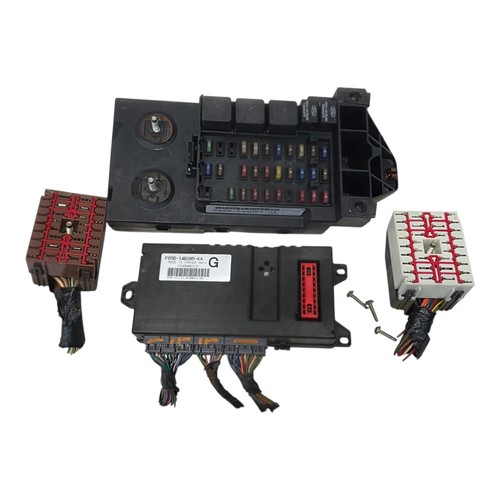 1997-1998 Ford Expedition OEM Fuse Box Integrated GEM Module 4WD F85B-14A067-CA
