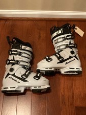 Used Womens Nordica SpeedMachine 85 W Ski Boo...