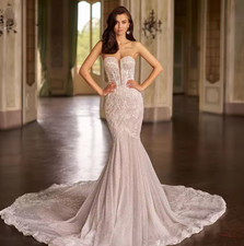 Strapless Vintage Mermaid Wedding Dresses Lace Embroidery Sweep Train Tulle