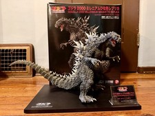 X-Plus Godzilla 2000 Millennium Maquette Replica Lottery Version 172/500 RARE 
