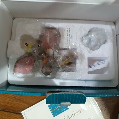 Walt Disney WDCC Classics Dumbo & Base, When I See An Elephant Fly