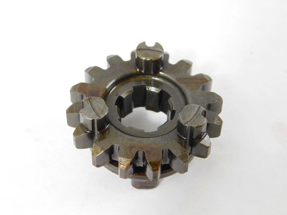 1 Nuevo de Lote Antiguo Kawasaki KD125 KE125 Transmisión Eje de Salida Engranaje Superior OEM 13137-043 NUEVO Foto 2 de 3