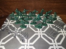 Lot of 18 Vintage Miniature Green Army Men Soldiers