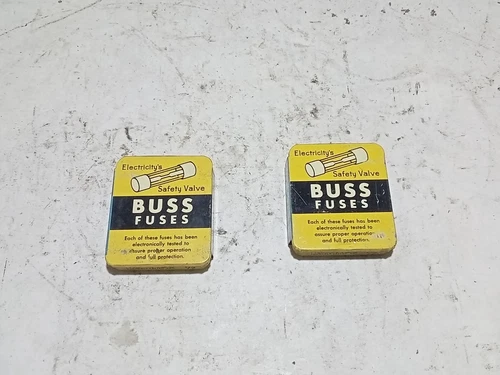 LOT OF 10 Buss AGC 1/2 Buss Fuse 1/2A (E4A2)
