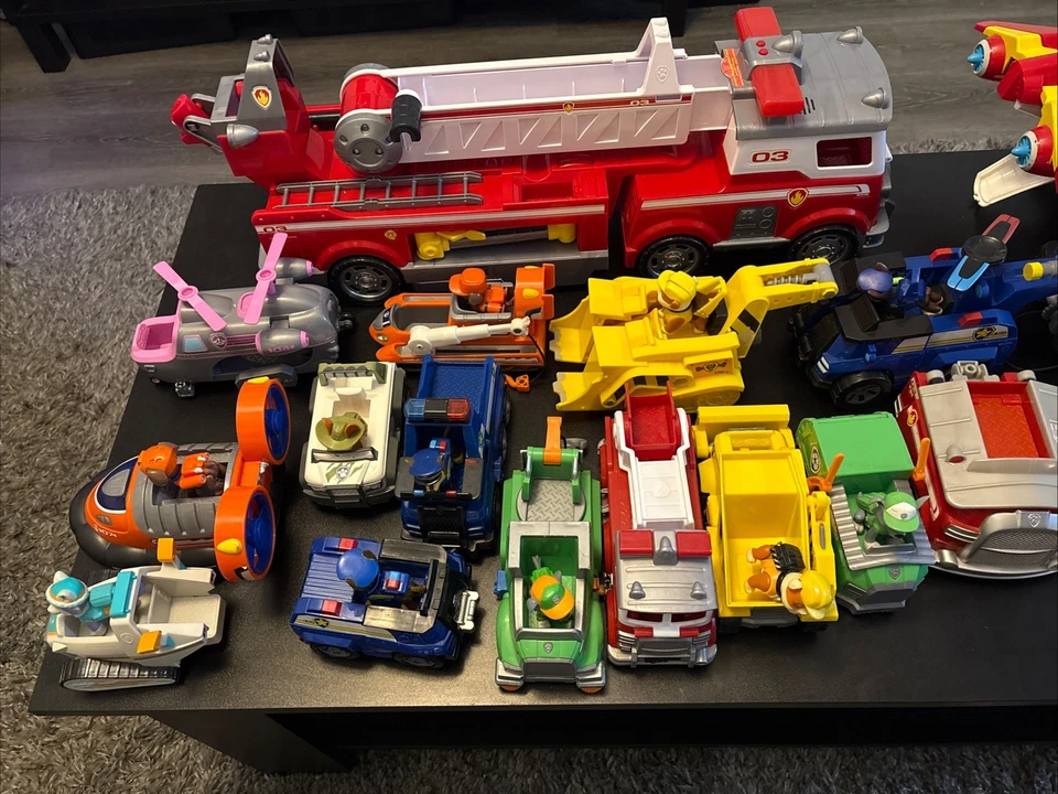 Lote Patrulla Canina con 21 Figuras 20 Vehículos ENORME Lote Gran Camión de Bomberos Submarino Foto 3 de 4