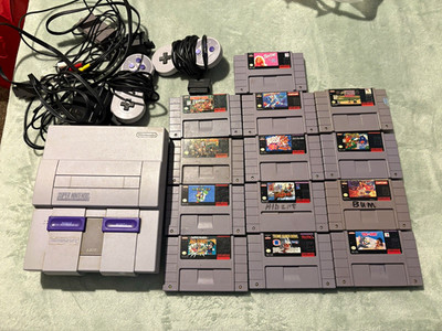 Nintendo SNES Super Nintendo Console SNS-001 w/2 Controllers, Cables & 13 Games