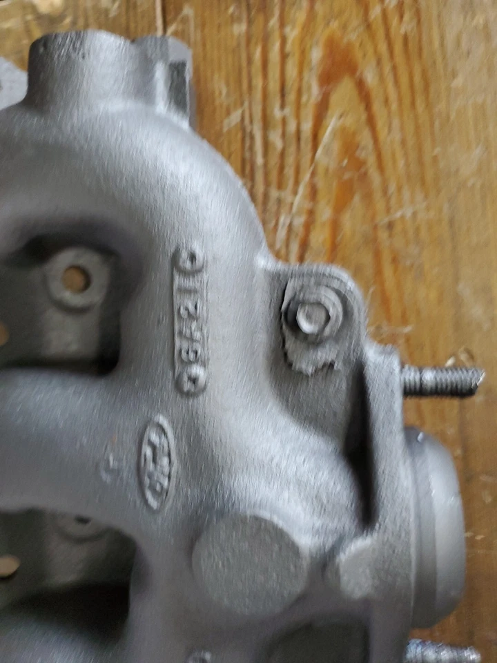 OEM E3EE-9430-AD 1984-86 Ford Escort EXP LN7 sin turbo colector de escape derecho usado Foto 3 de 4