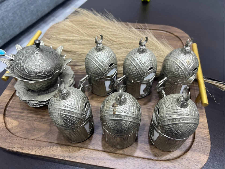 Antiguo juego de té turco hecho a mano de cobre - 6 tazas, 6 platos, cuchara y contenedor decoración vintage Foto 2 de 4