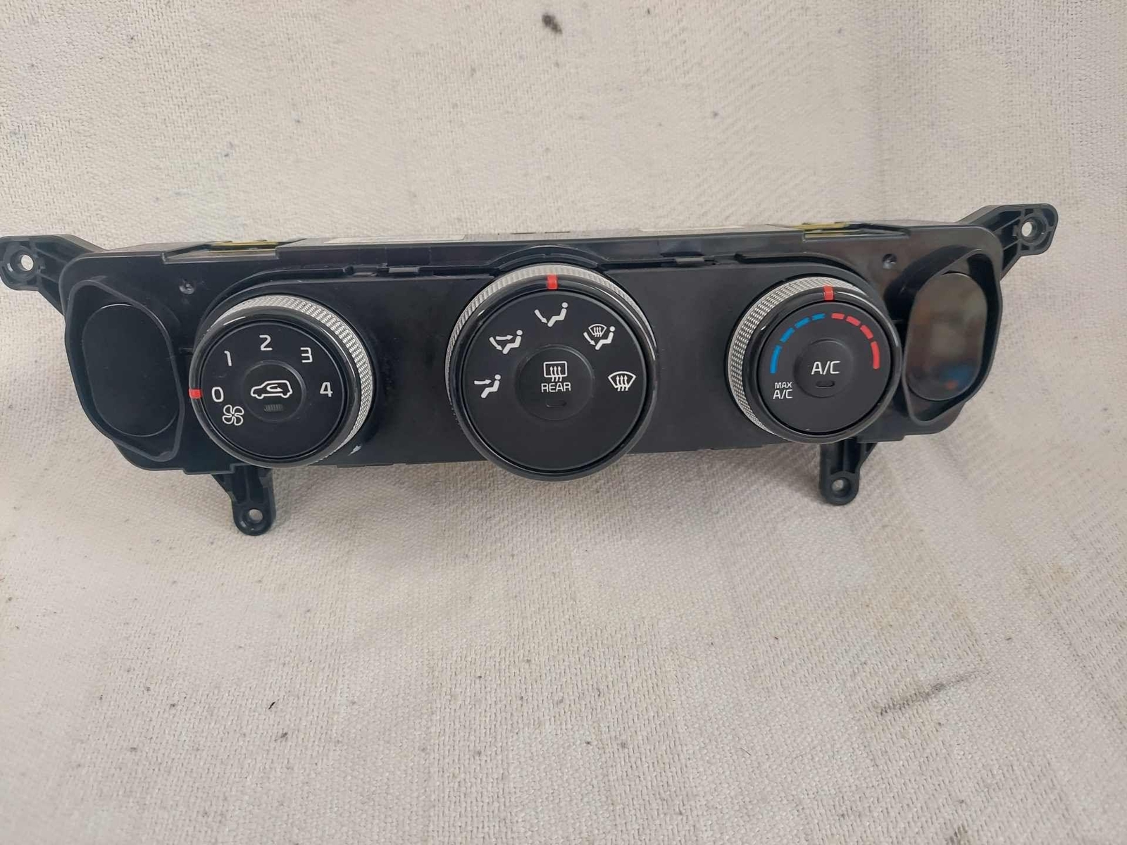 2014 Kia Soul climate control with AC (NON EV MODELS ONLY