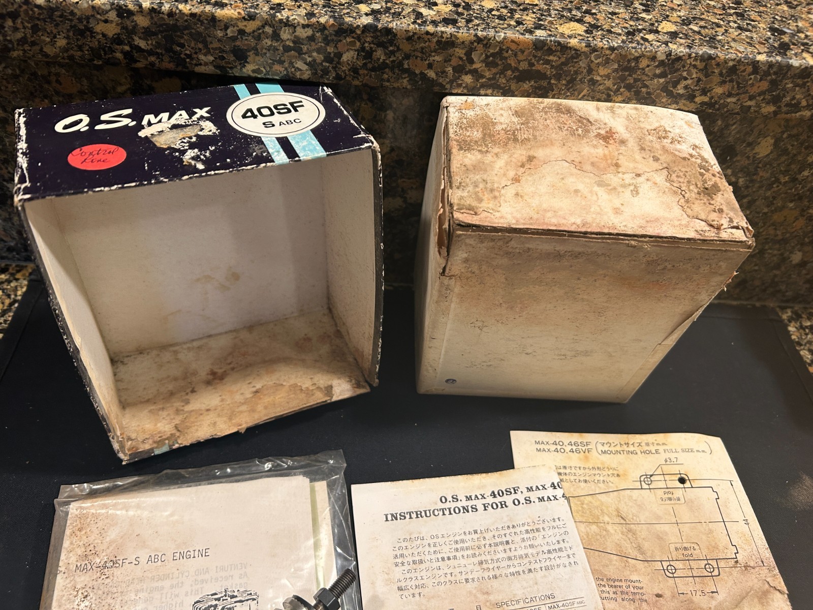 O.S. Max 40 RC airplane engine  box poor condition