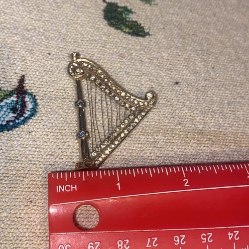 Beautiful Vintage Harp Brooch Pin Musical Instrument With Crystals - Picture 2 of 6