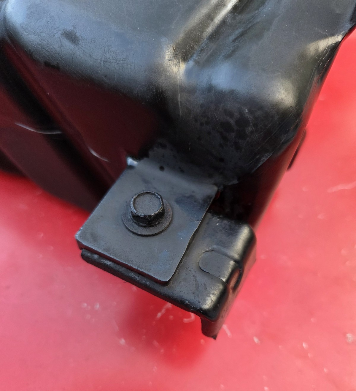 1984-1988 TOYOTA PICKUP TRUCK 22R OEM SILENCER AIR INTAKE CLEANER RESONATOR