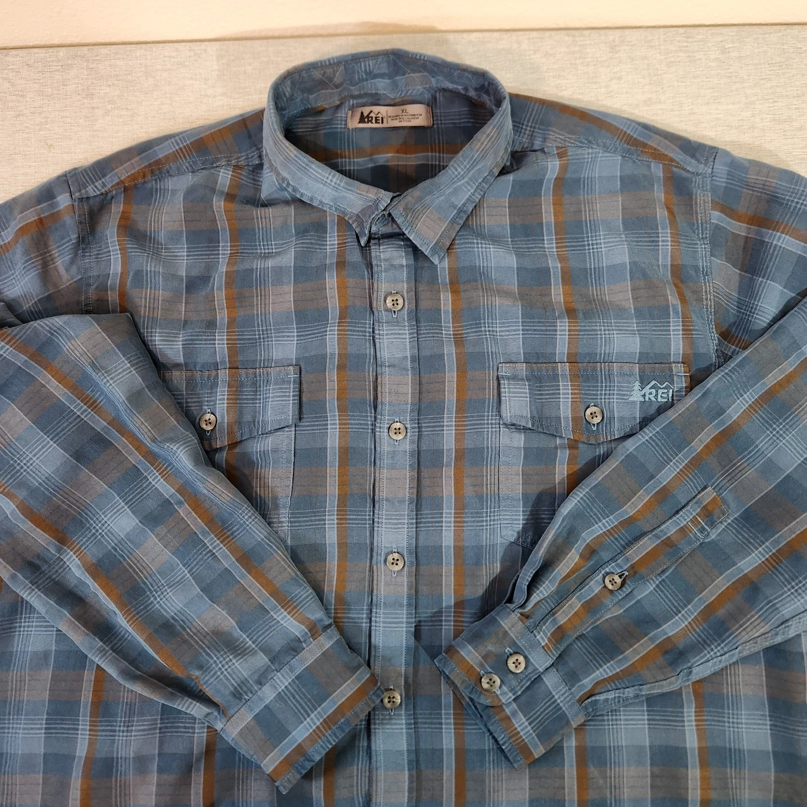 REI Men’s XL Long Sleeve Hiking Shirt Blue Plaid Outdoor Adventure Trail
Opens in a new window or ta