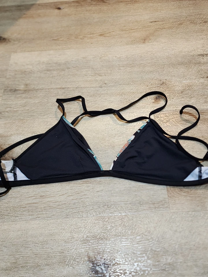 Patagonia Bikini Top Size Small - Image 2 of 3