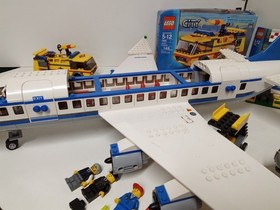 Lego City Airport Lot Passenger Planes 3181 7893 Fire Rescue 7891 W Minifigures