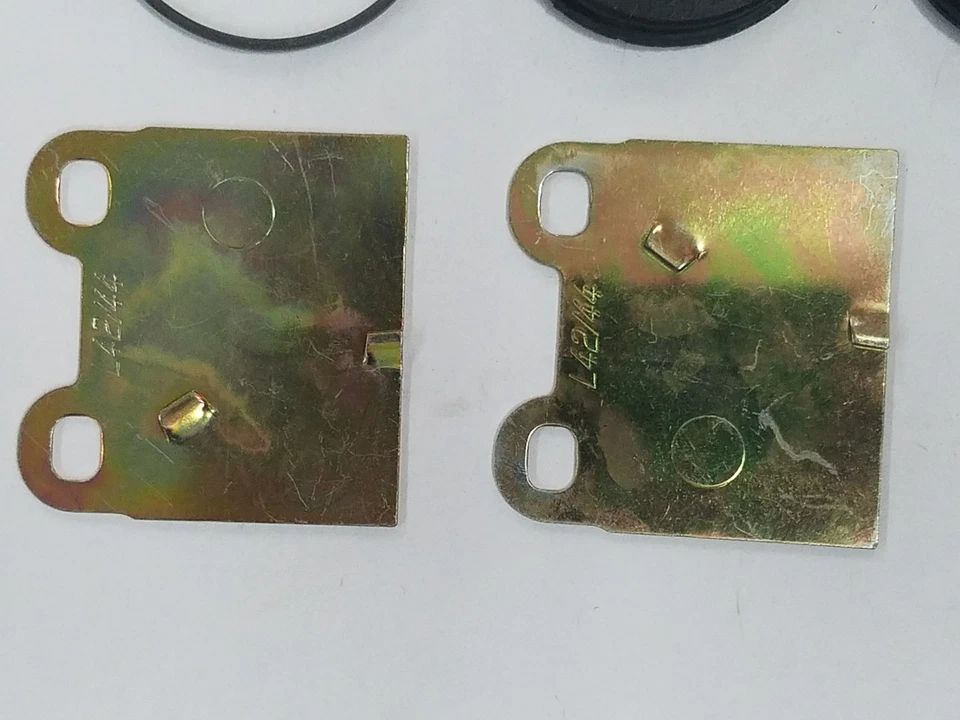 071-3255 KIT PINZA BECK/ARNLEY KIT PINZA DELANTERA OPEL KADETT 1963-1967. NOS Foto 2 de 3