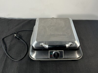 Cuisinart 4-Slice Square Belgian Waffle Maker WAF-4B