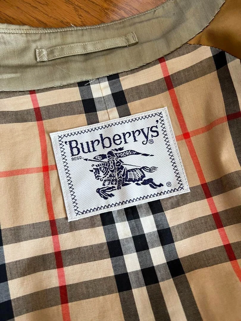 Burberry trench coat with belt size free size color khaki free shipping from JP