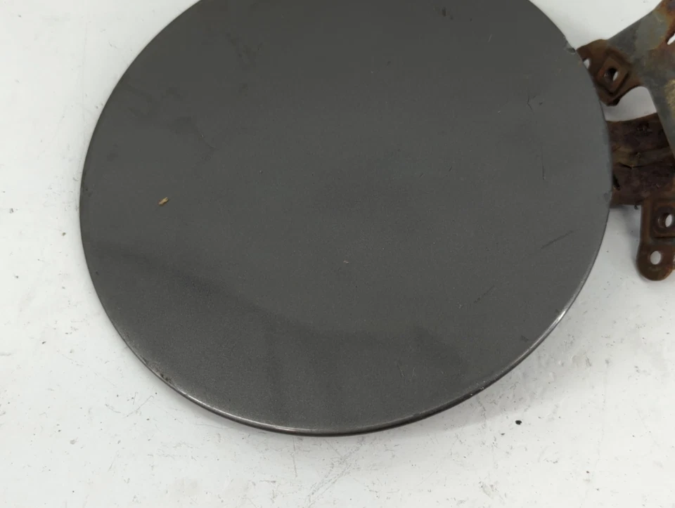 2001 Chevrolet Tahoe Fuel Tank Door Lid Gas Tank 946241 - Image 3 of 4