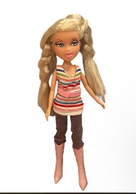 VTG Bratz Doll Chloe 2001 Blonde Hair Blue Eyes Fully Dressed MGA