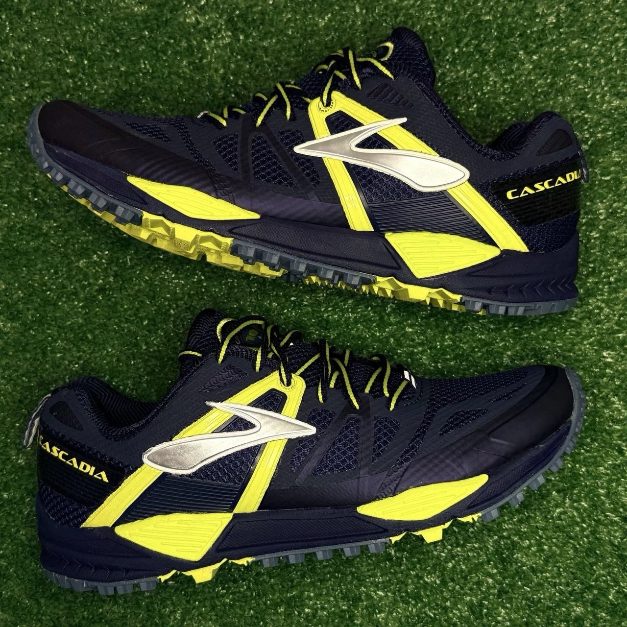 Brooks Cascadia 10 Men 9D Trail Running Shoes 1101871D413