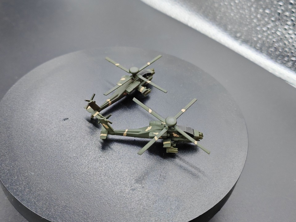 Handmade 1/350/400 American AH-64 helicopter gunships finished model 2 ...