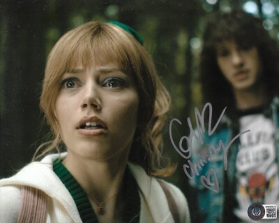 Stranger Things Grace Van Dien Signed -GENUINE Chrissy 8x10 Beckett Authen
