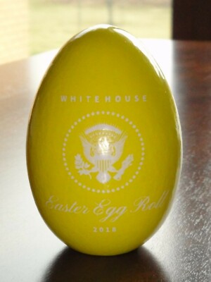 2018 WHITE HOUSE EASTER EGG WOOD Yellow NEW without BOX DONALD & MELANIA TRUMP 
