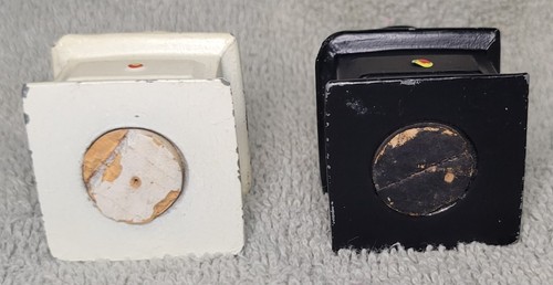 Vintage Painted Cast Iron Amish Mini Coffee Grinder Salt & Pepper Shaker Set - Picture 3 of 3