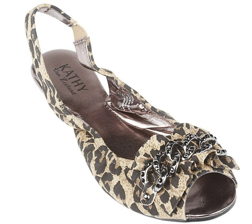 VANS Sandali Kathy Van Zeeland Peep Toe Slingbacks con volant dettagli catena stampa animali