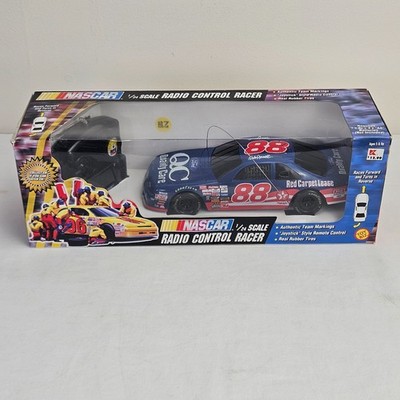 Dale Jarrett #88 Ford Quality Care NASCAR 1:24 RC Radio Control Car Toy Biz NIB