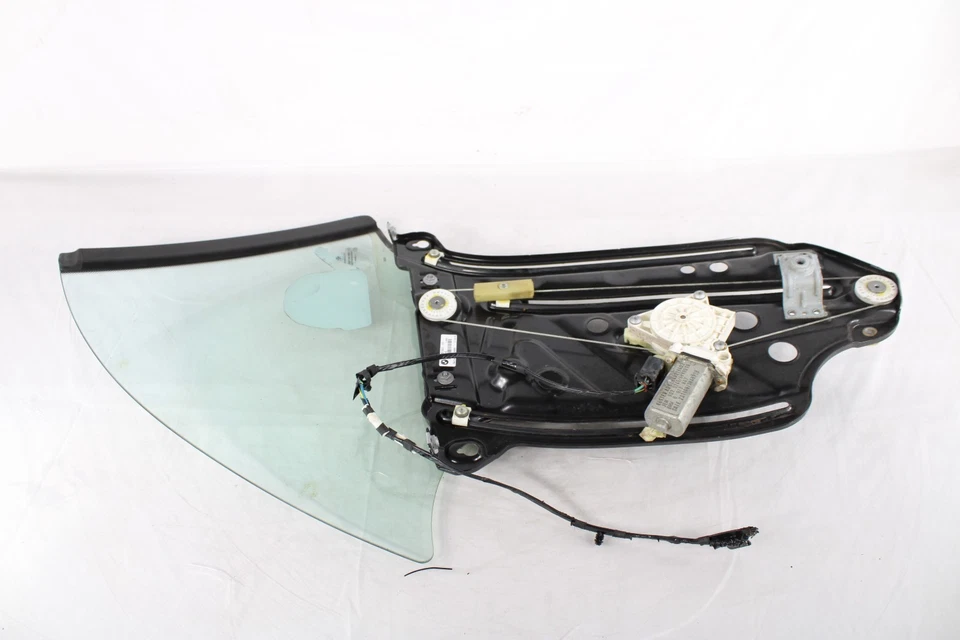 🚀 2008-2013 BMW 135I 3.0L - REAR LEFT Quarter Panel Window Regulator W/ Motor - Image 4 of 4