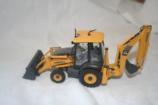 UNIVERSAL HOBBIES 1/50 KOMATSU WB93R-8 BACKHOE/LOADER
