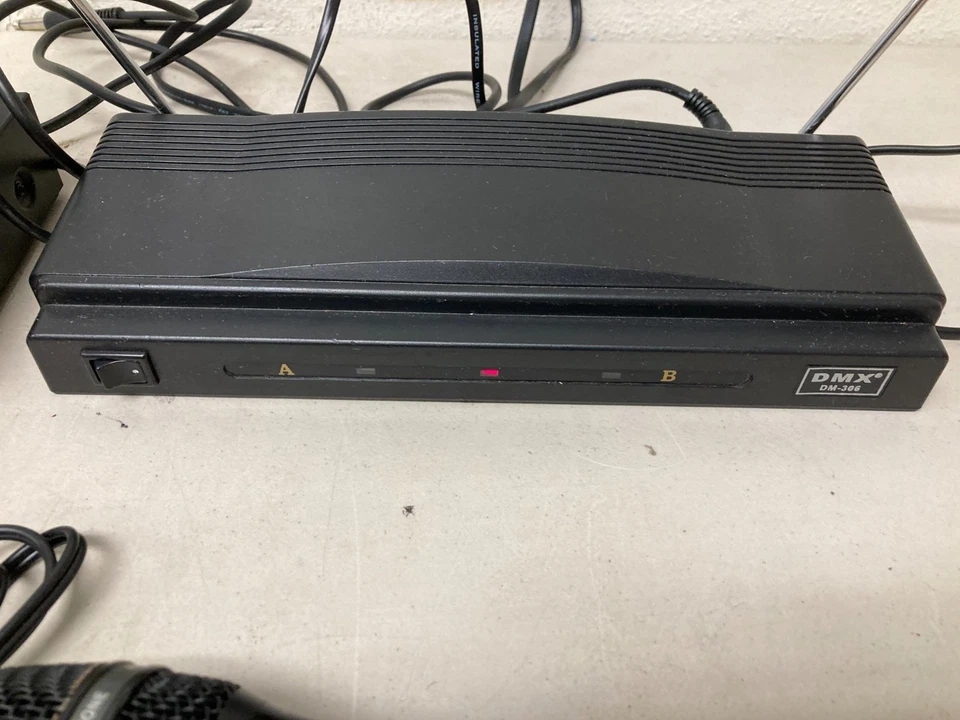 Lot of RSQ Pro WM-88 Wireless Mic System + Socom Headset - Image 4 of 4