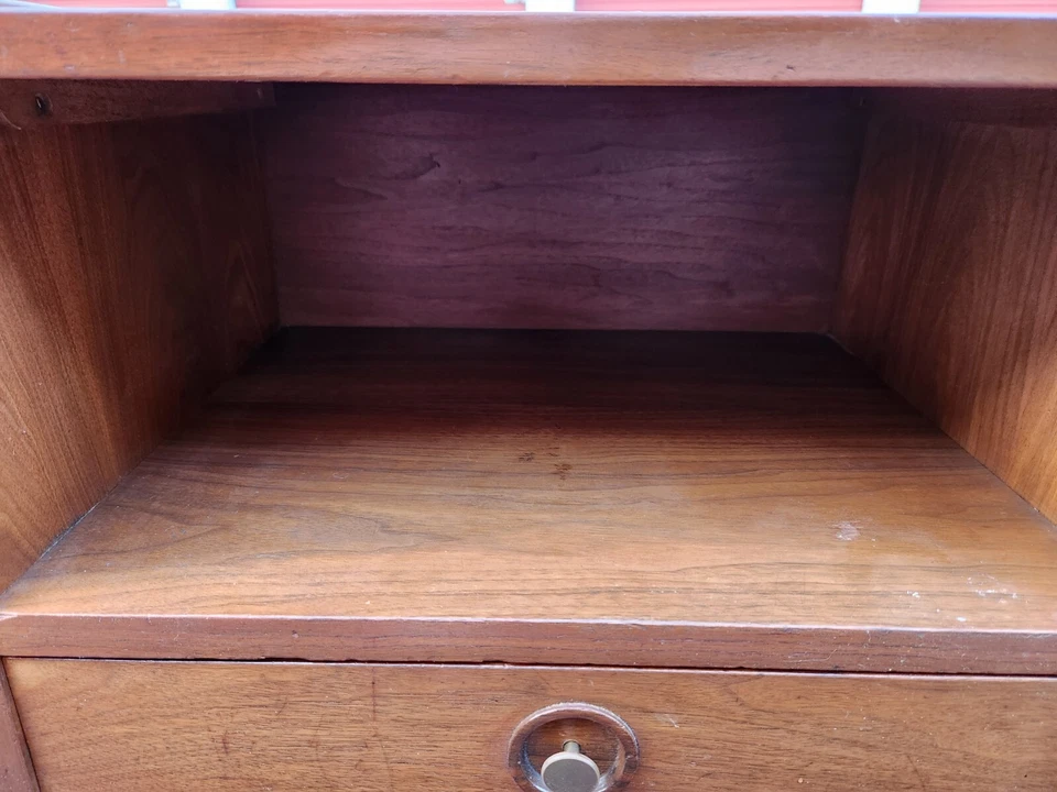 Albert Parvin 适用于 American of Martinsville Mid Century 床头柜 — 第 2/4 张图片