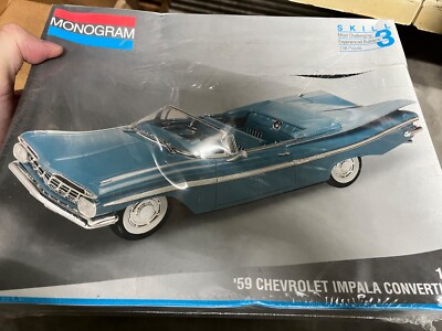 MONOGRAM 2437 1959 CHEVY IMPALA CONVERTIBLE kit 1:25 MODEL CAR