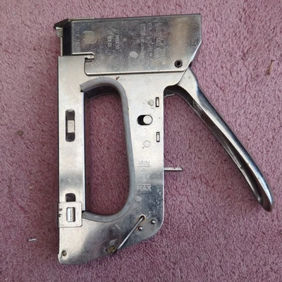 Rapid Schwerlast Handtacker R28 für Nr. 28 Heftklammern, Kabeltacker - Bild 1 von 4