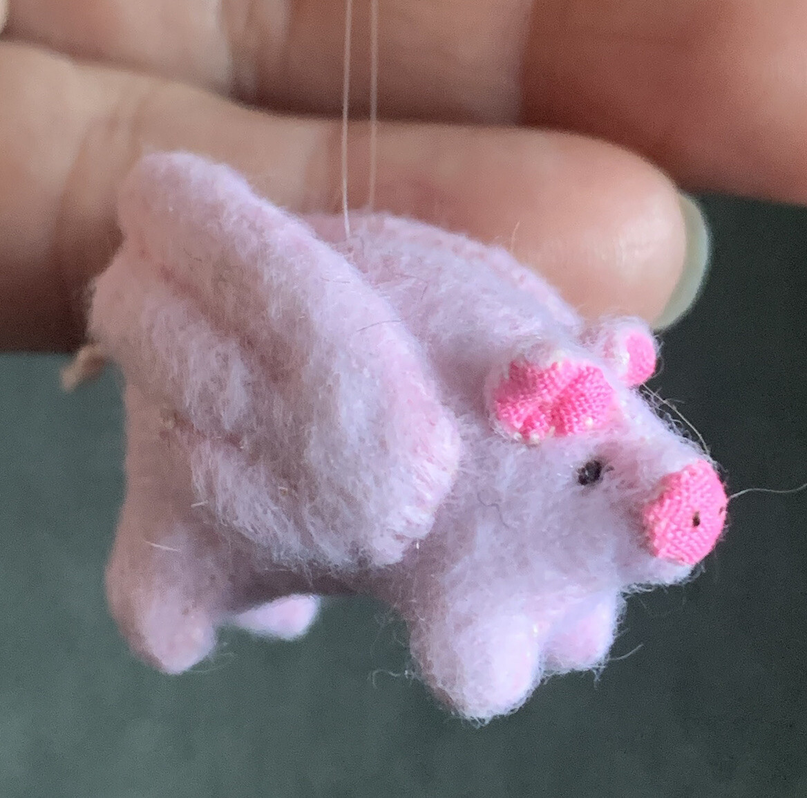 De colección Casa de Muñecas Artesana Miniatura Mico Pequeño Rosa Cerdo Volador Plaga Juguete Nuevo